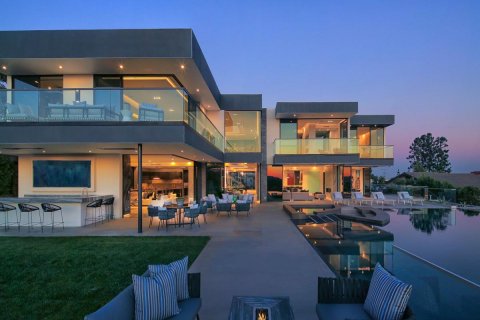 Modern Gem With Ocean View